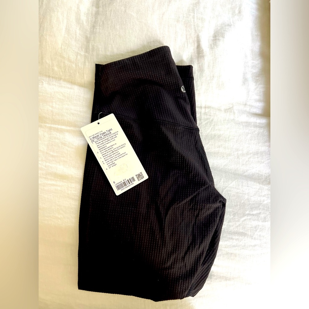 Lululemon brand new with tag v waist yoga tight 25” grid texture leggings